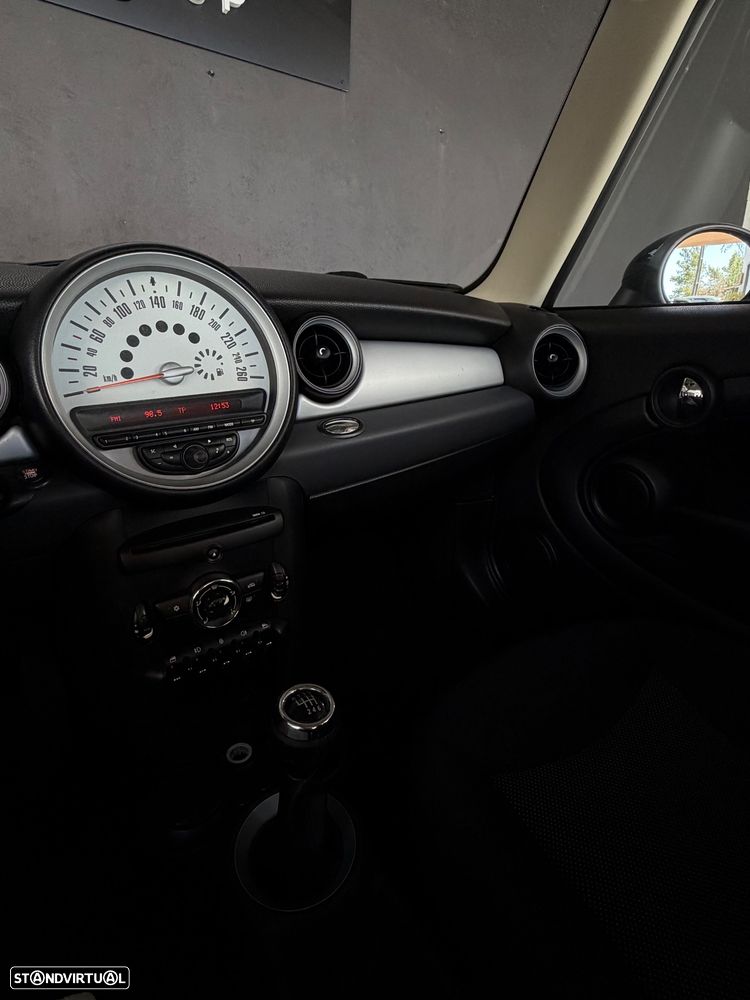MINI 3 Portas One - 13