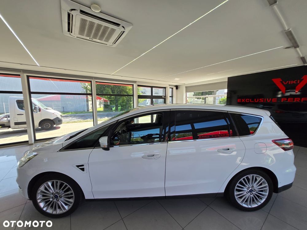 Ford S-Max - 11