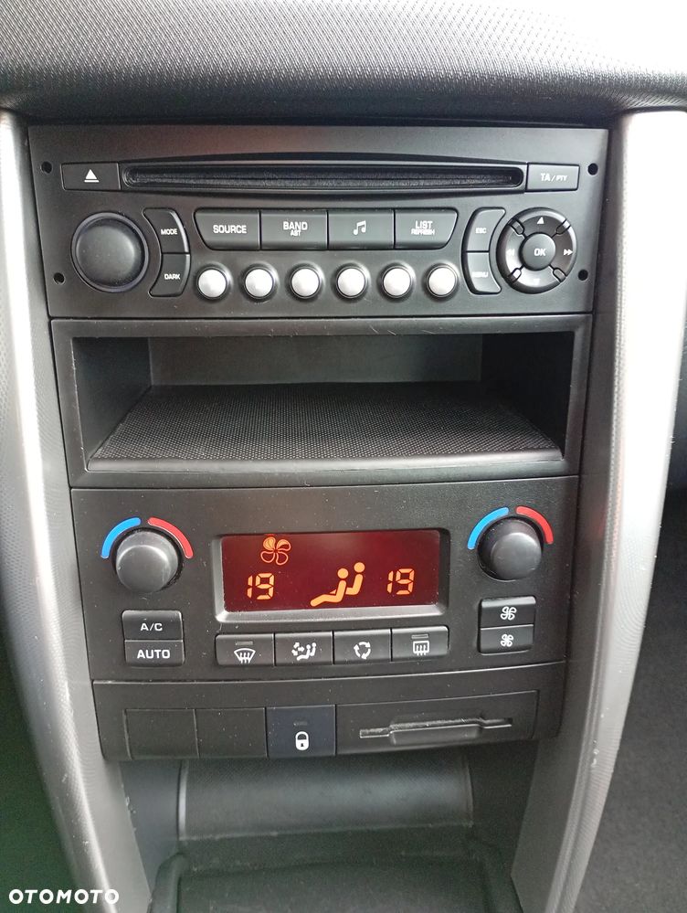 Peugeot 207 1.6 HDi - 11