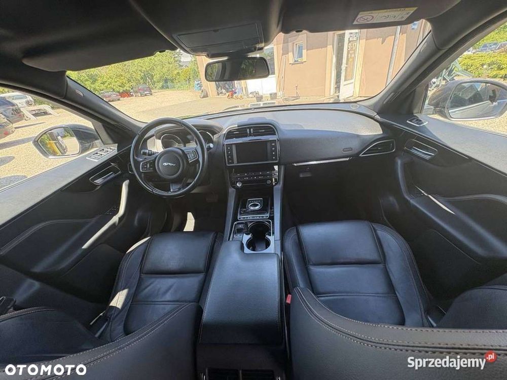 Jaguar F-Pace - 9