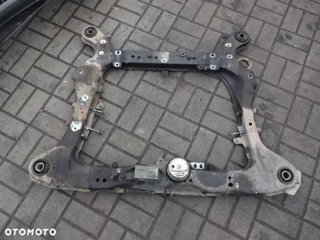 Belka pod silnik Volvo V70 2.4d 30645159 - 1