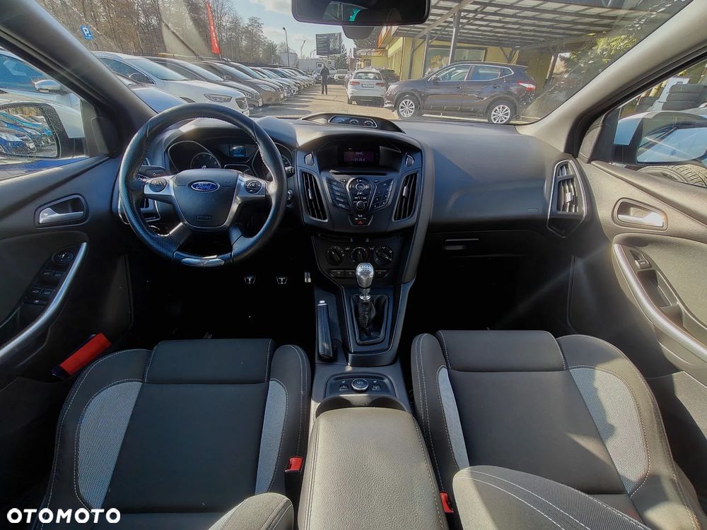 Ford Focus 2.0 EcoBoost ST - 9