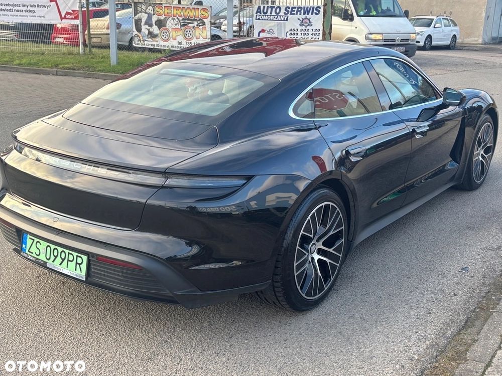 Porsche Taycan - 7