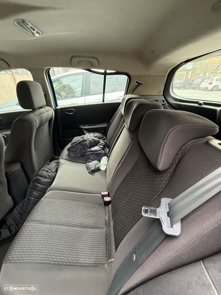 Renault Mégane 1.5 dCi Confort Authentique - 4