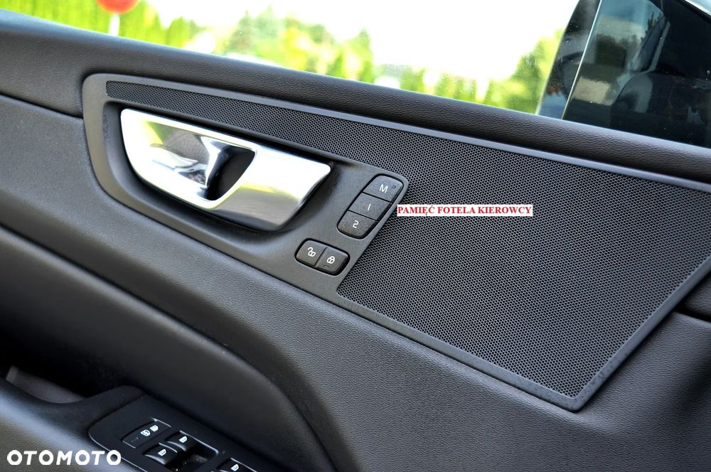 Volvo XC 60 B4 D Ultimate Dark - 23