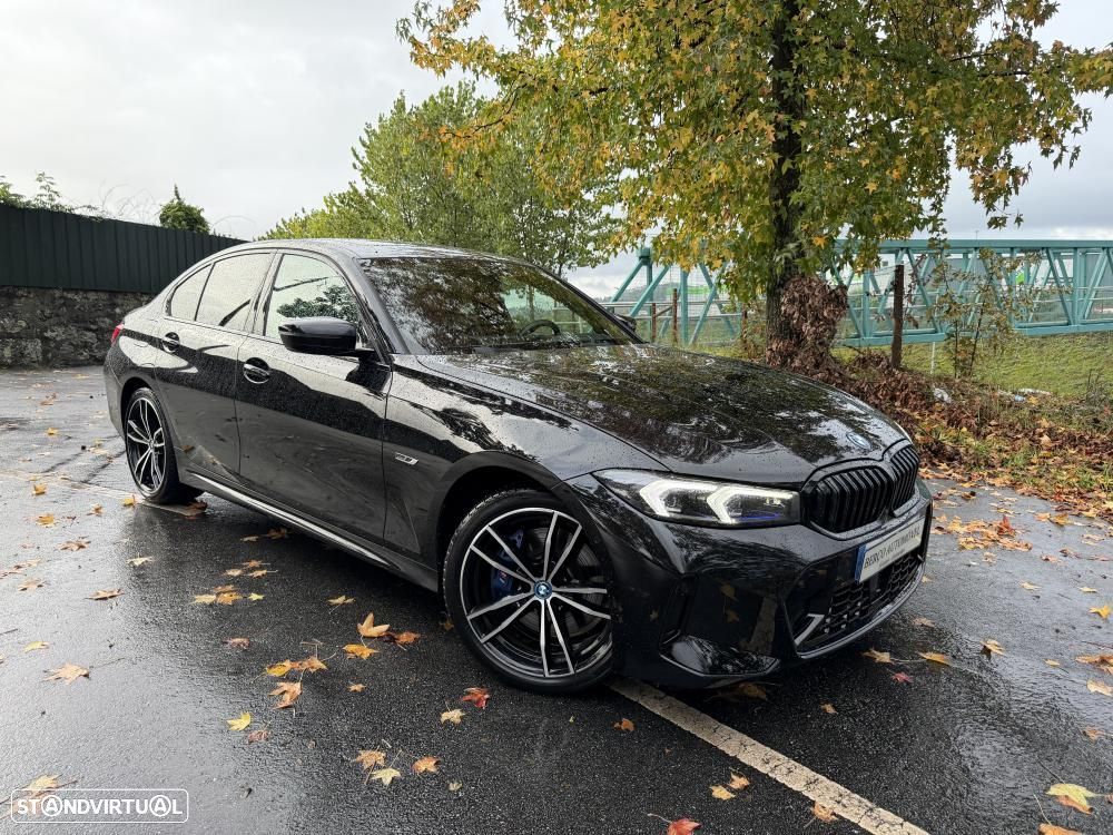 BMW 330 e Pack 50 anos M Auto - 1