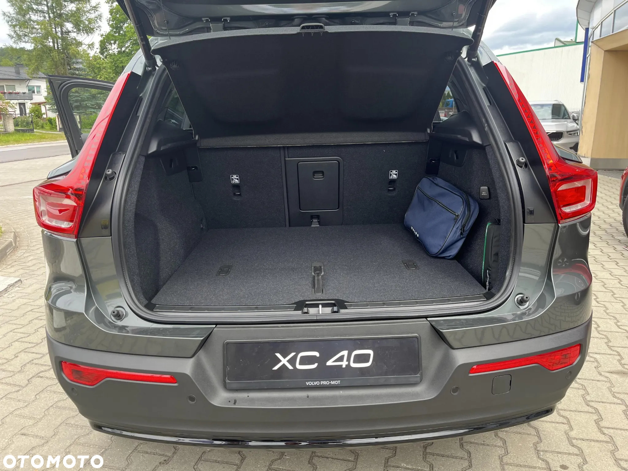 Volvo XC 40 B3 Plus Dark - 17