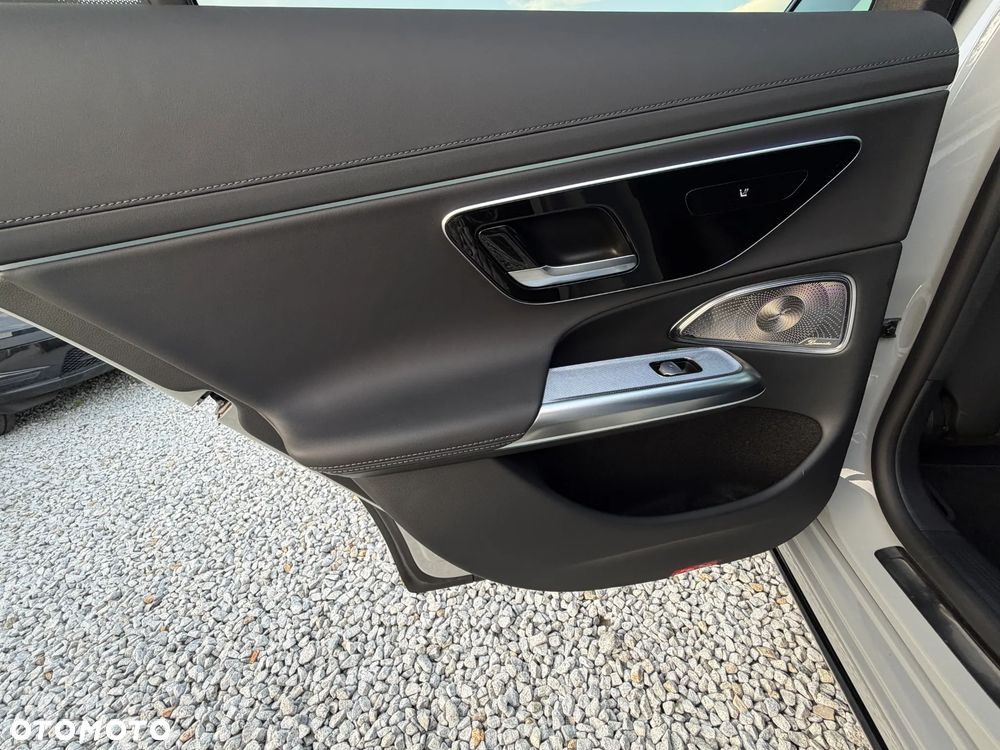 Mercedes-Benz Klasa E 400e 4Matic 9G-TRONIC AMG Line NIGHT Edition - 28