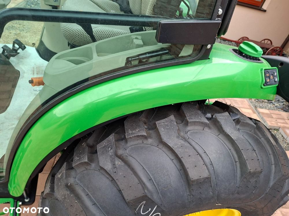 John Deere 4049R 4X4 - 27