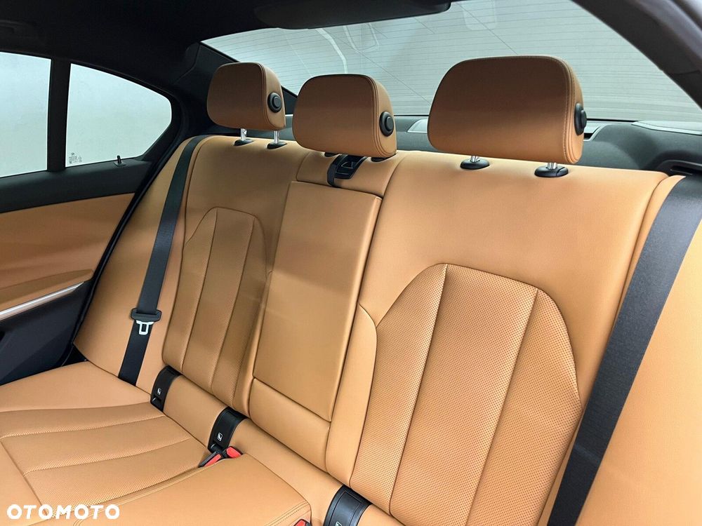 BMW Seria 3 320d xDrive mHEV M Sport sport - 34