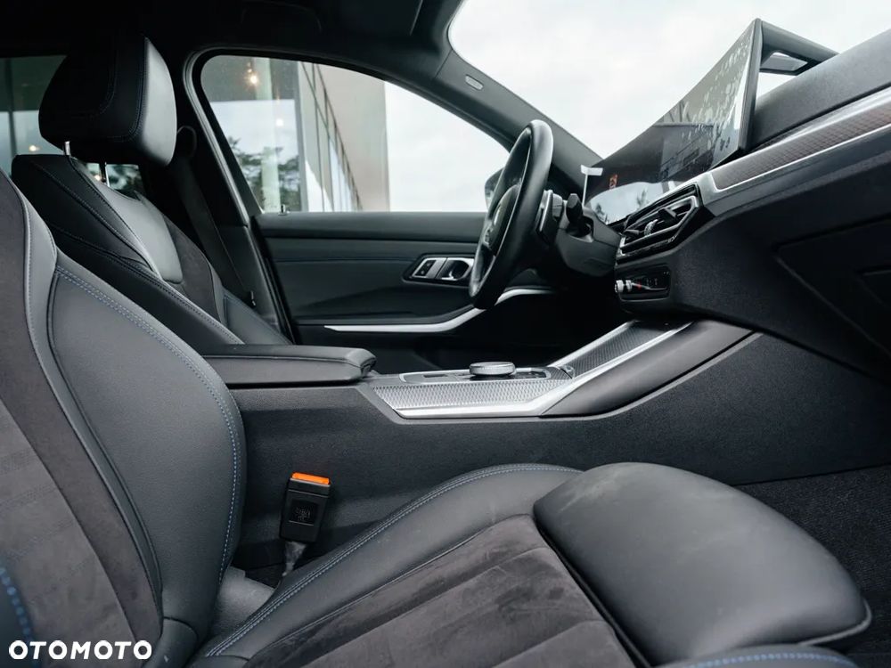 BMW Seria 3 320d xDrive M Sport - 9