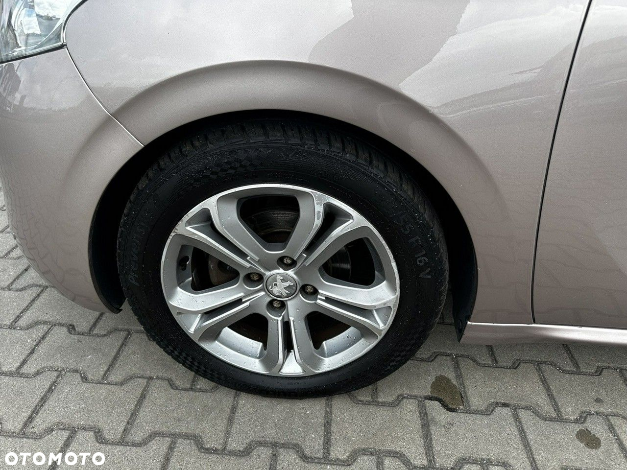Peugeot 208 - 11