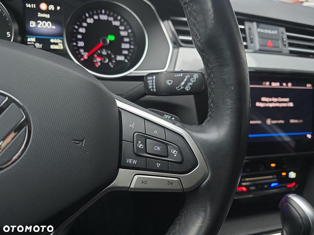 Volkswagen Passat - 13