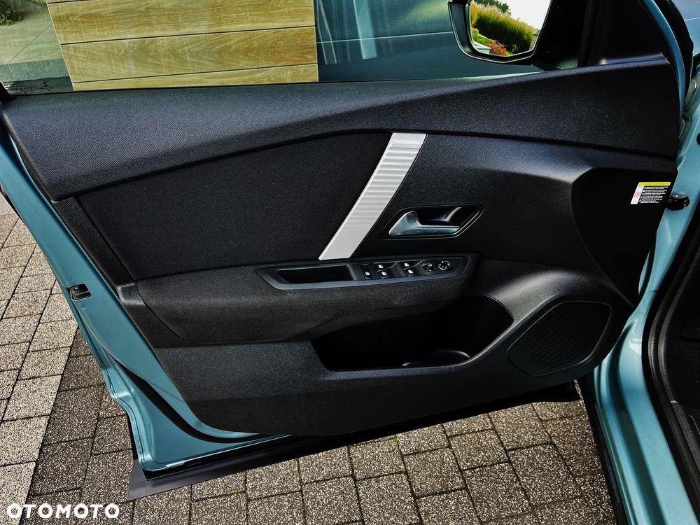 Citroën C4 PureTech 130 Stop&Start FEEL PACK - 37