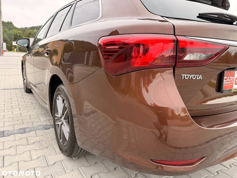 Toyota Avensis Touring Sports 1.8 Edition S+ - 19