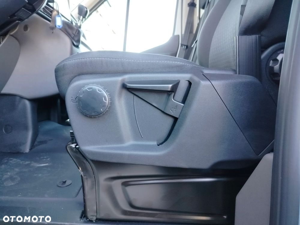Ford Transit - 22