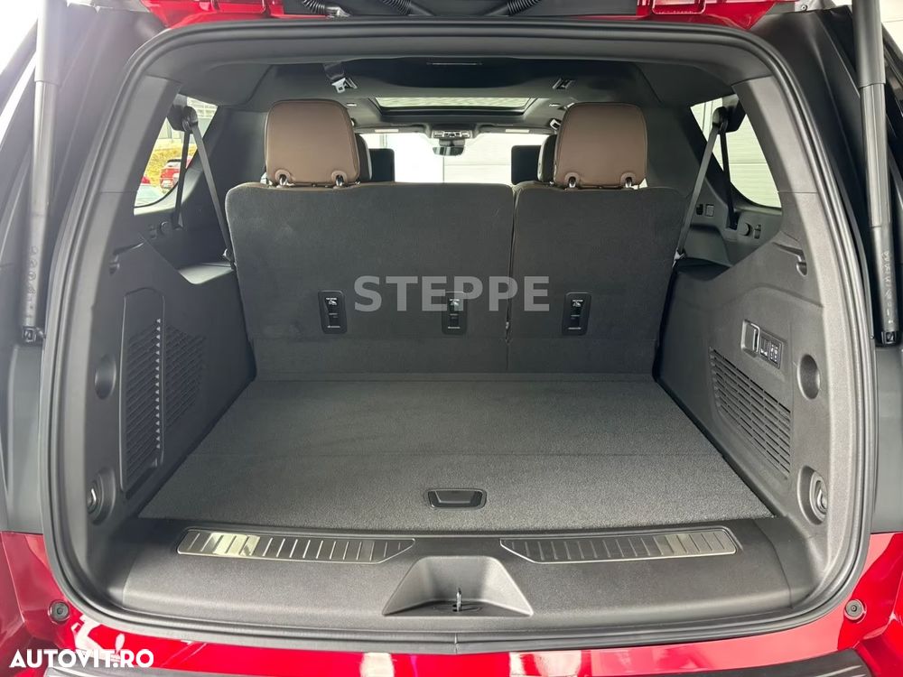 Chevrolet Suburban - 14