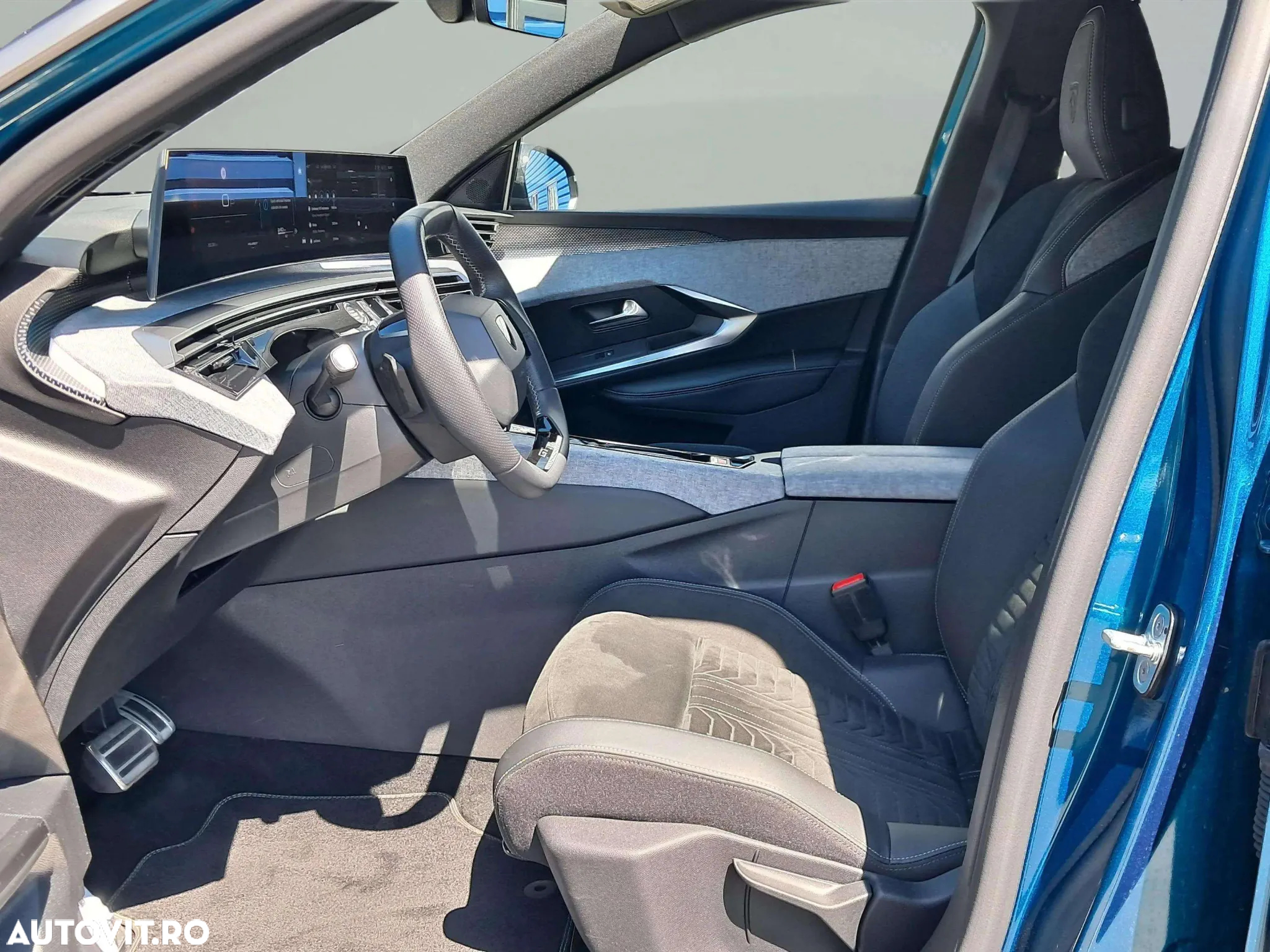 Peugeot 5008 1.2L 136 e-DCS6 MHEV GT - 4