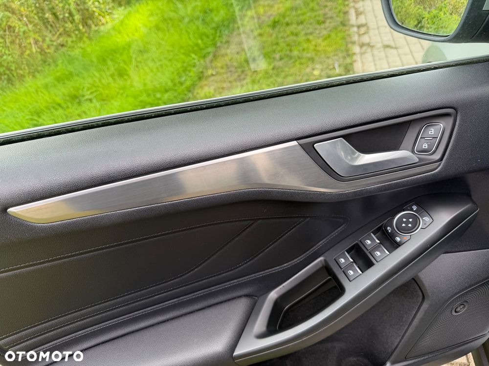 Ford Focus 1.0 EcoBoost STart-Stopp-System TITANIUM X - 26