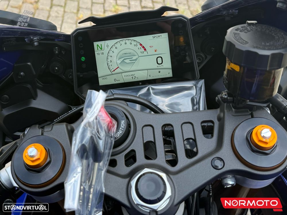 Yamaha YZF R7 - 9
