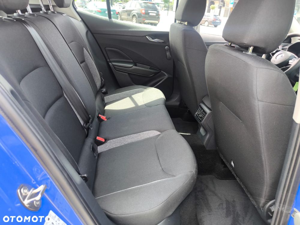 Skoda Fabia 1.0 Essence - 10