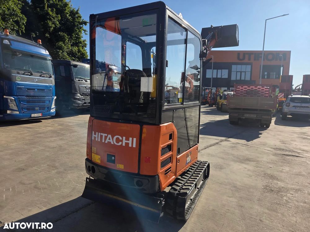 Hitachi ZX19-6, 2 tone, CUPLA RAPIDA+4 CUPE, adancime sapare 2,5m, latime 0,8m cu senile extensibile la 1,2m, inst picon pe brate, lama nivelare, ridica 1tona, senile 80% ok, produs in JAPONIA, STARE FOARTE BUNA, posibilitate leasing-PROMOTIE 21.900 Eur+Tva - 22