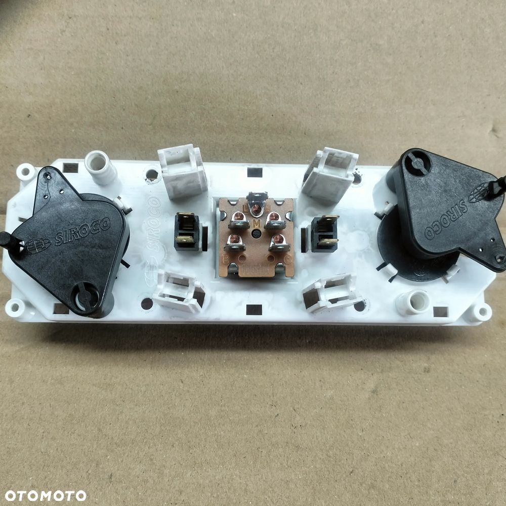 AIXAM 2022 MINI AUTO PANEL PRZEŁĄCZNIKI OGRZEWANIA - 2