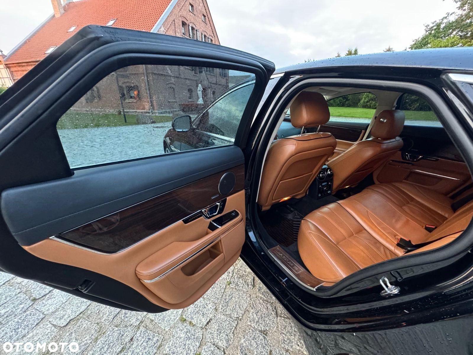 Jaguar XJ 3.0 T AWD LWB Portfolio - 30