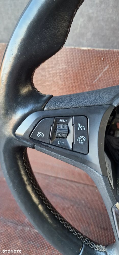 KIEROWNICA SKÓRA Podgrzewana 39108895 OPEL ASTRA K V - 9