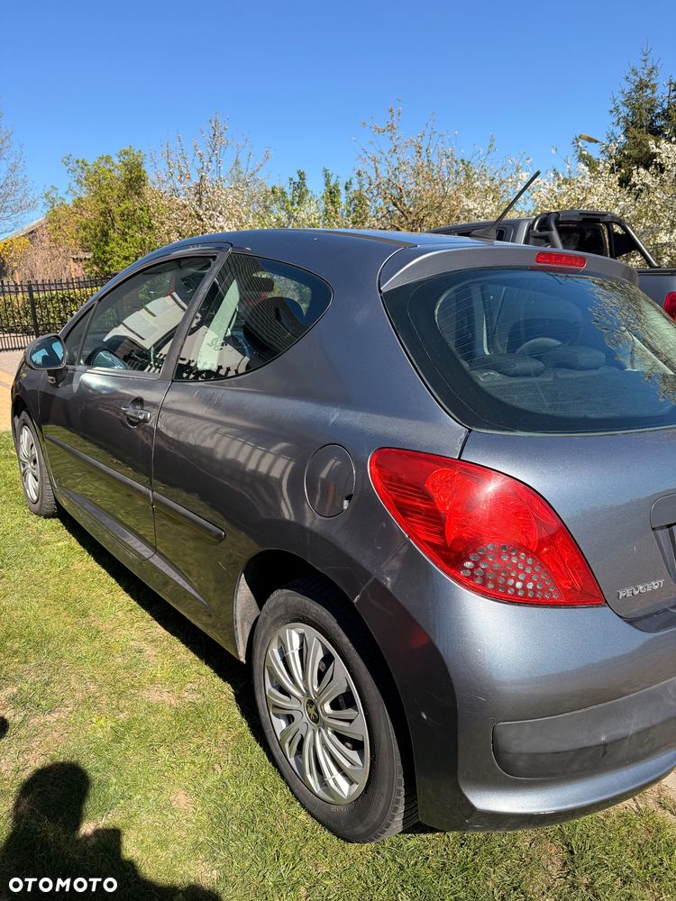 Peugeot 207 1.4 HDi Presence - 4
