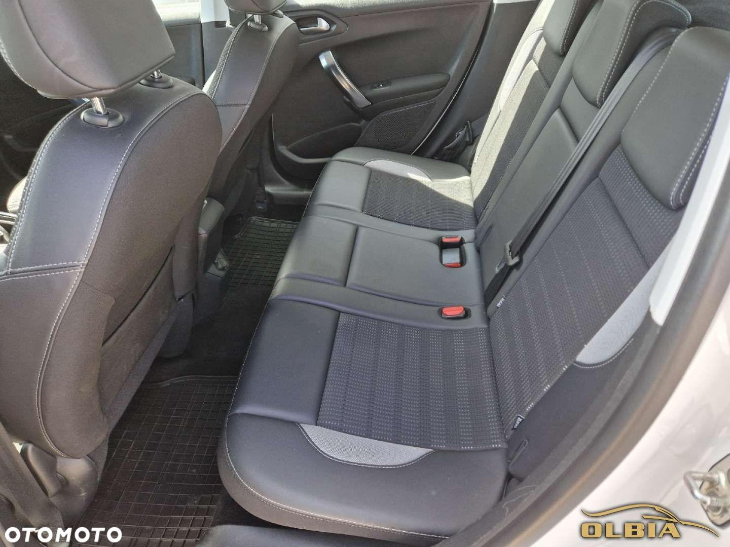 Peugeot 2008 1.6 BlueHDi Allure - 26