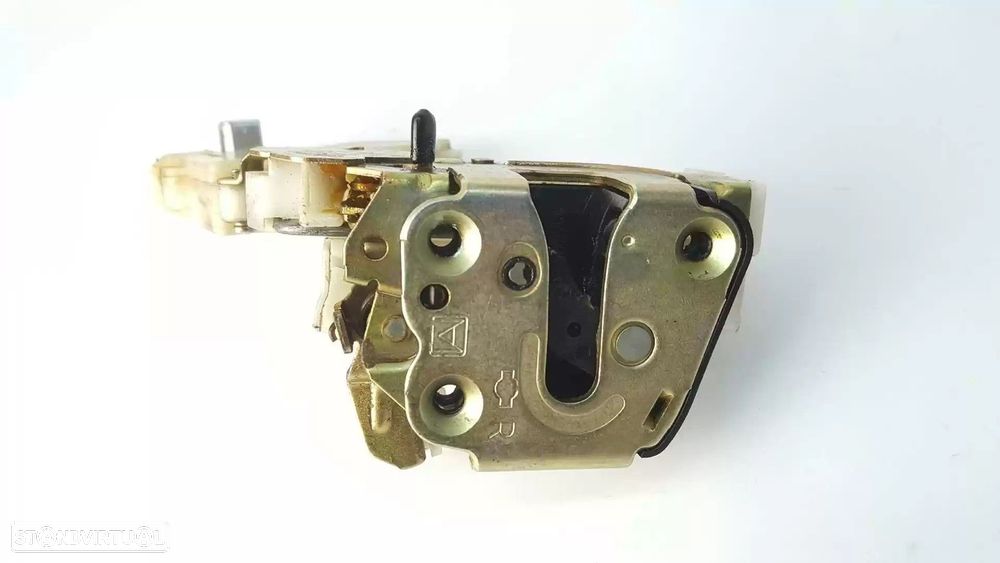 FECHADURA PORTA TRASEIRA DIREITA NISSAN TERRANO II 2002 -8255250J01 - 3