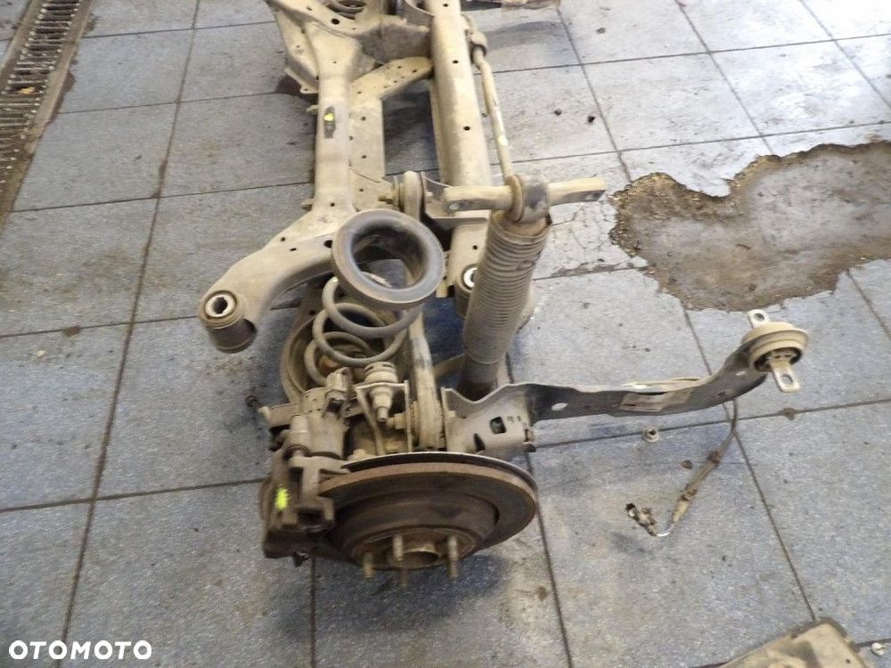 FORD FOCUS MK4 KOMBI 1.0EBOOST OŚ TYLNA BELKA - 4