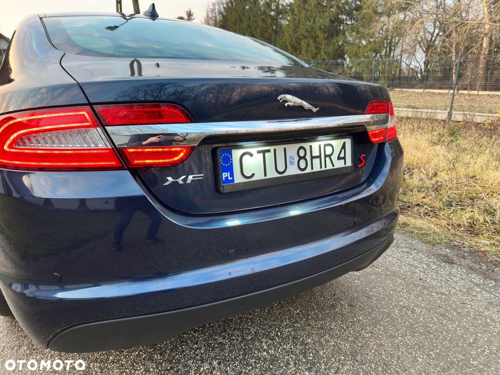 Jaguar XF 2.2 D Luxury - 29