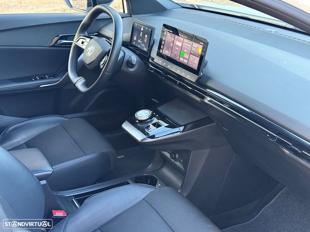 MG MG4 64 kWh Luxury - 9