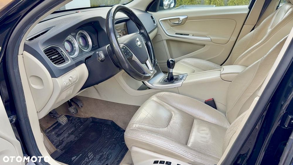Volvo S60 D4 Momentum - 17