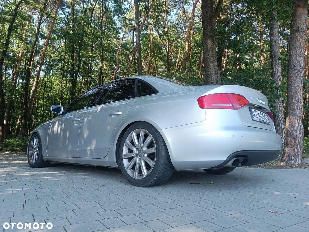Audi A4 Limousine - 5