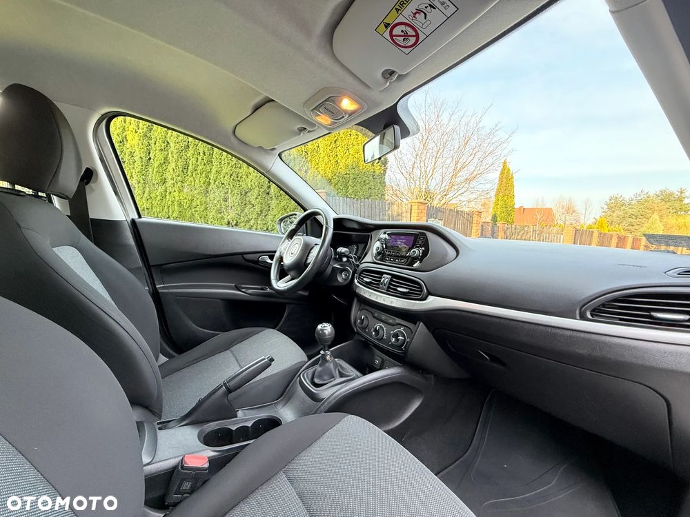 Fiat Tipo 1.4 T-Jet 16v Easy - 28