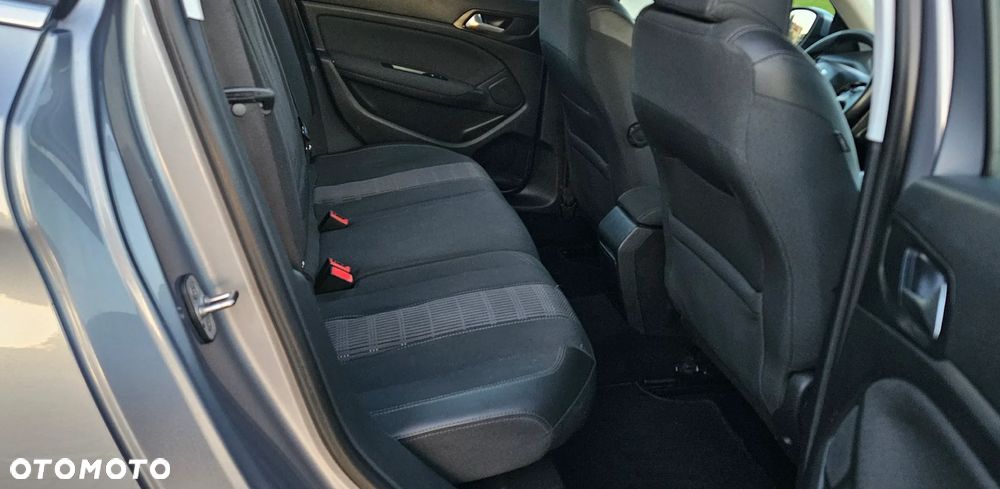 Peugeot 308 1.5 BlueHDi Allure S&S - 9