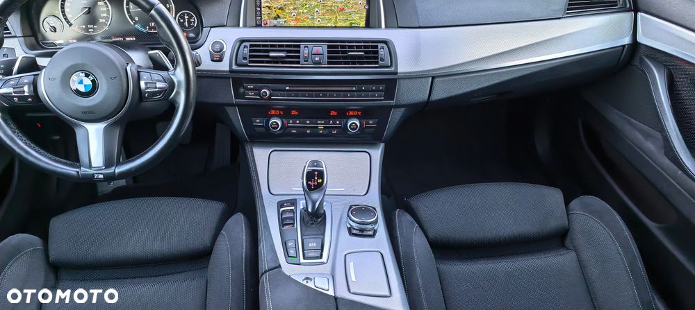 BMW Seria 5 525d xDrive - 33