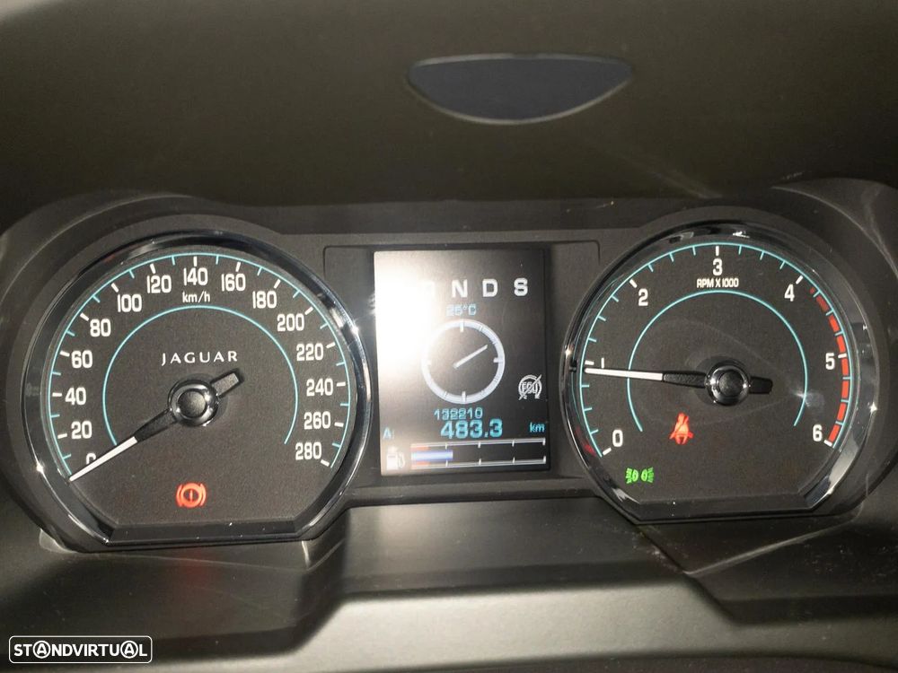 Jaguar XF Sportbrake 2.2 D Premium Luxury - 17