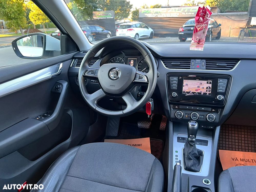 Skoda Octavia 1.6 TDI DSG Premium Edition - 8