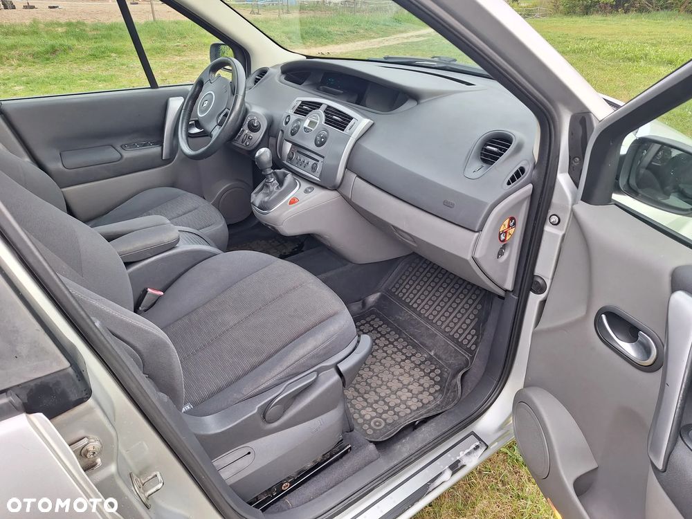 Renault Scenic - 25