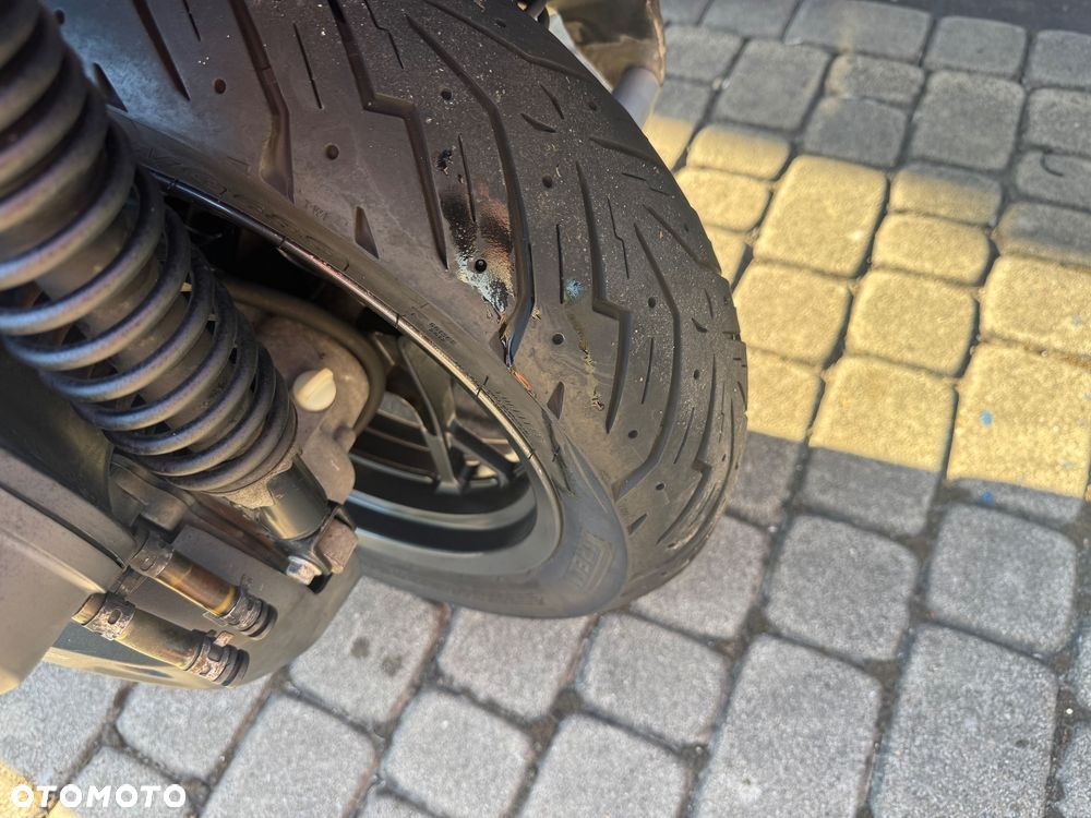 Yamaha X-max - 11