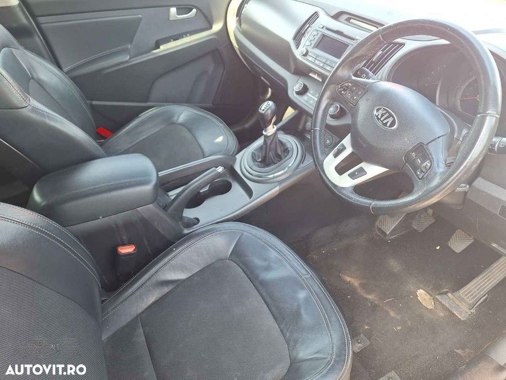 CD player Kia Sportage 2013 SUV 1.7 DOHC - 1