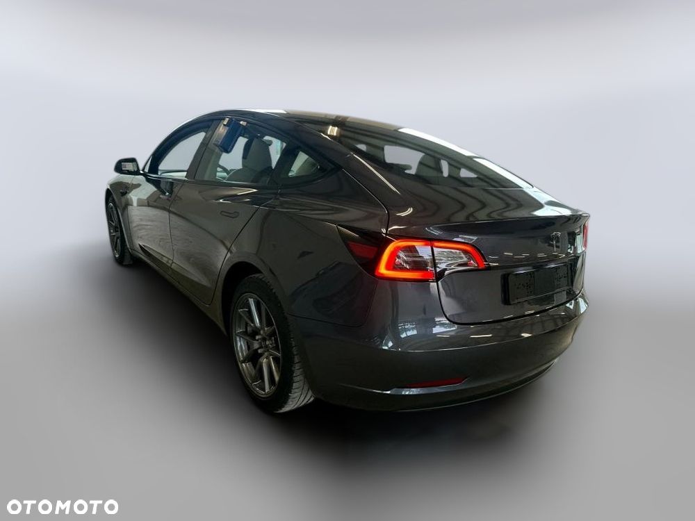 Tesla Model 3 Standard Reichweite Plus Hinterradantrieb - 5