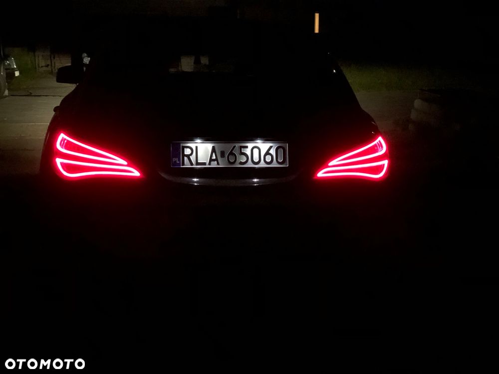 Mercedes-Benz CLA 180 7G-DCT UrbanStyle Edition - 37