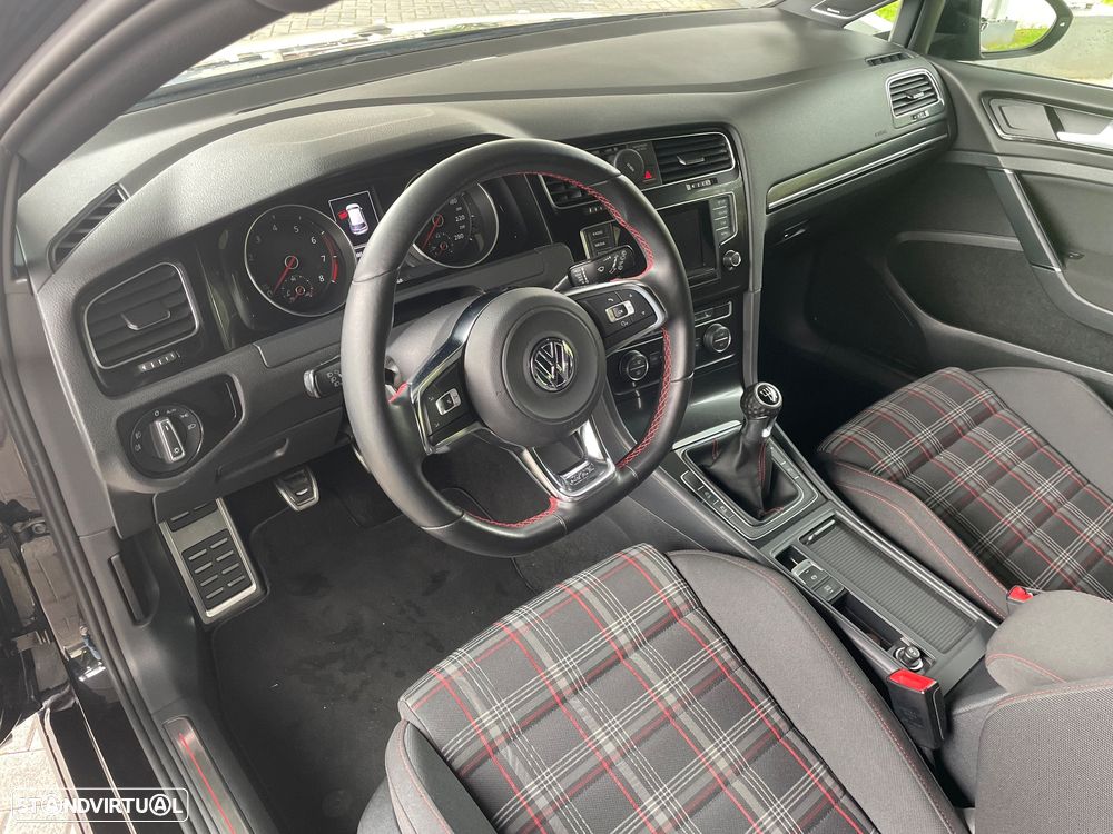 VW Golf 2.0 TSi GTi Performance - 11