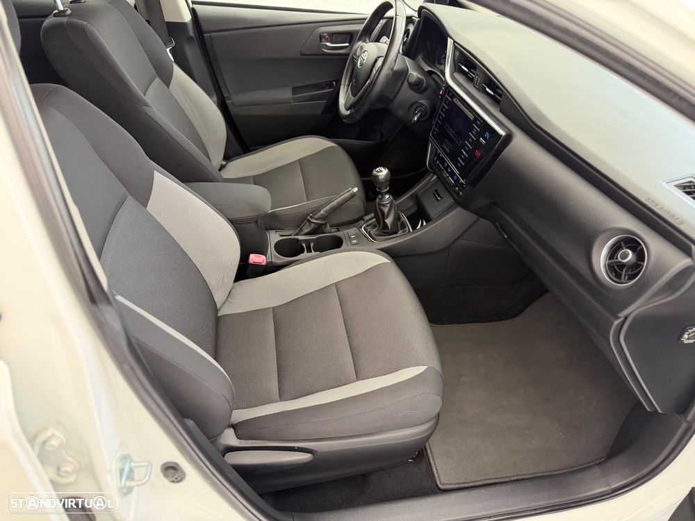 Toyota Auris 1.4 D-4D ACtive - 24