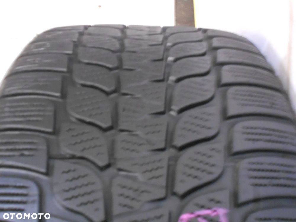 OPONA POJEDYNKA 245/40R18 BRIDGESTONE BLIZZAK LM-25V DOT 1115 6.6MM - 2